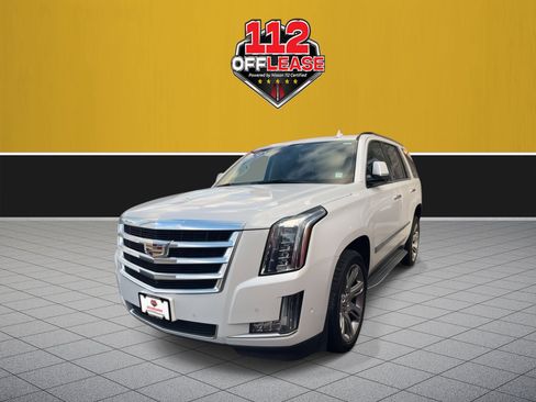 Used 2020 Cadillac Escalade Luxury image 3