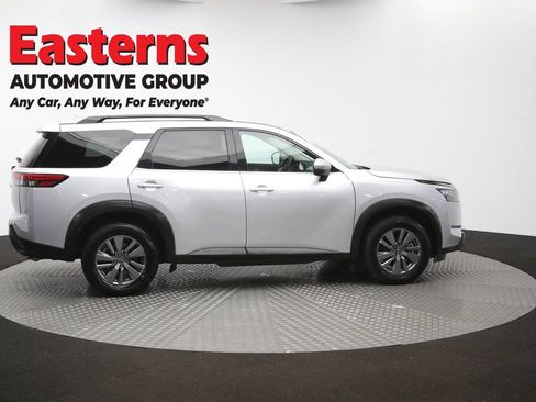 Used 2025 Nissan Pathfinder SV FWD image 48