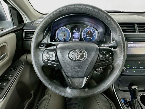 Used 2016 Toyota Camry LE FWD image 11