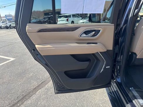 Used 2024 Chevrolet Tahoe Premier w/ Premium Package 2 AWD/4WD image 24