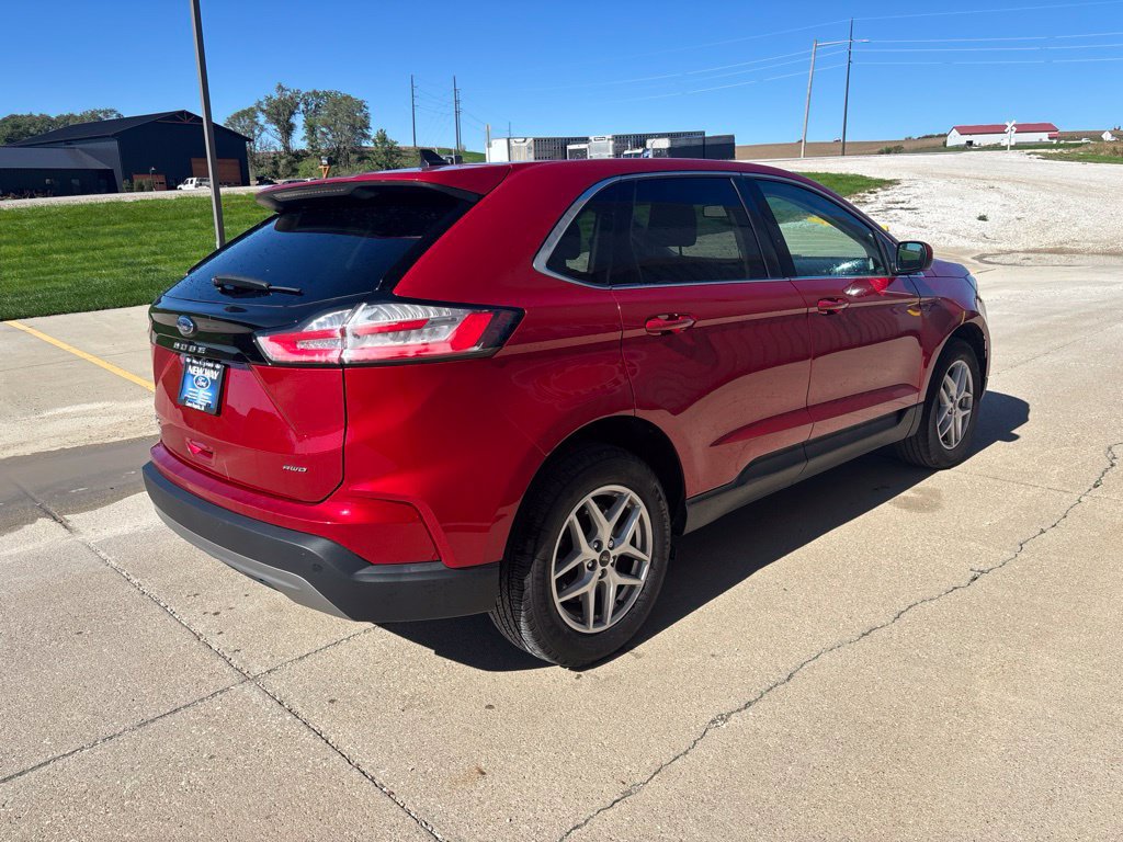 Used 2024 Ford Edge SEL w/ Convenience Package AWD/4WD image 4
