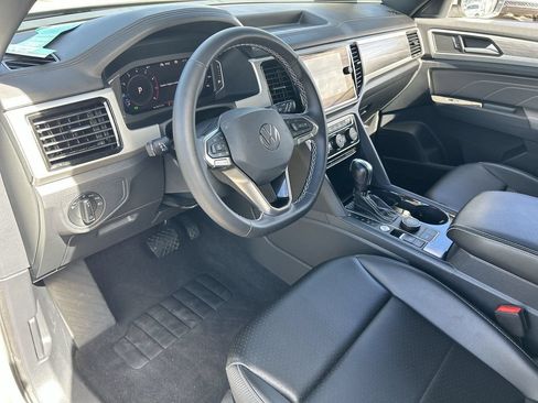 Used 2022 Volkswagen Atlas Cross Sport SE w/ Panoramic Sunroof Package AWD/4WD image 15