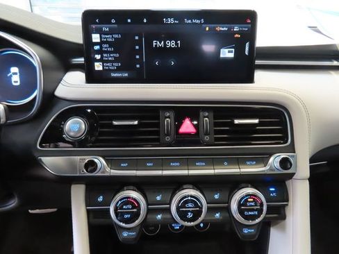 Used 2022 Genesis G70 3.3T RWD image 26