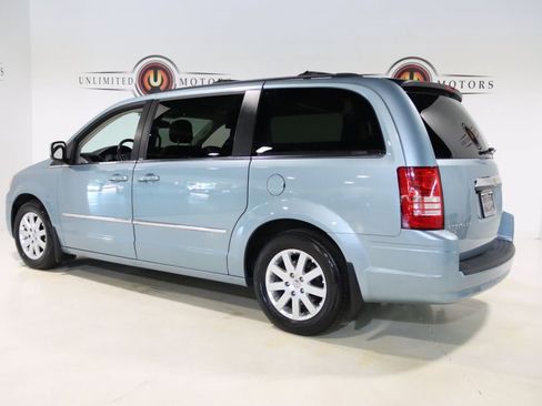 Used 2010 Chrysler Town & Country Touring Plus w/ Premium Group FWD image 3