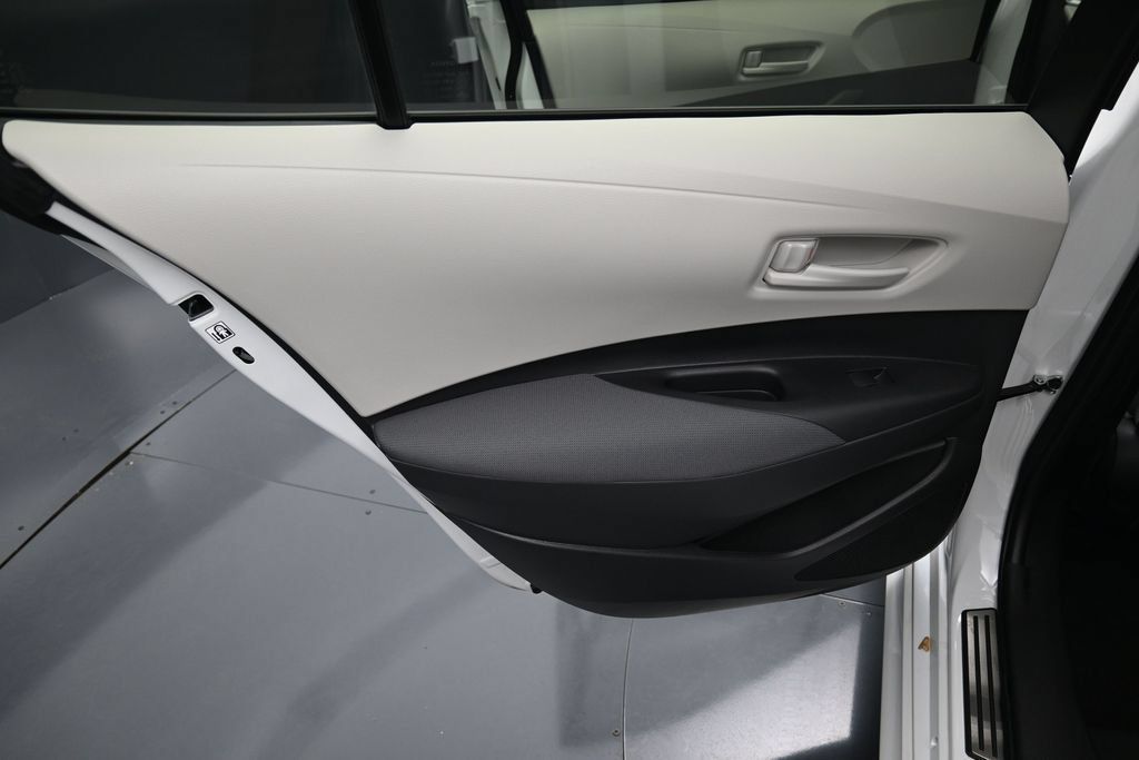 Used 2024 Toyota Corolla LE w/ LE Convenience Package FWD image 26