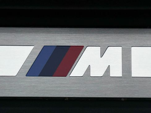 Used 2022 BMW 330i Sedan w/ M Sport Package image 15