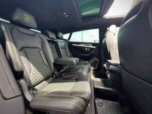 Used 2022 Lamborghini Urus image 34