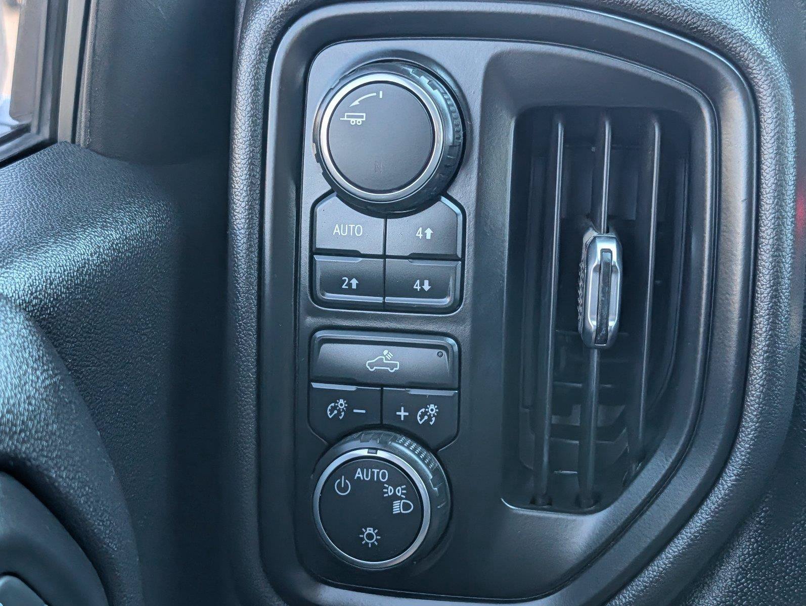 Used 2021 Chevrolet Silverado 1500 Custom Trail Boss w/ Safety Confidence Package AWD/4WD image 28