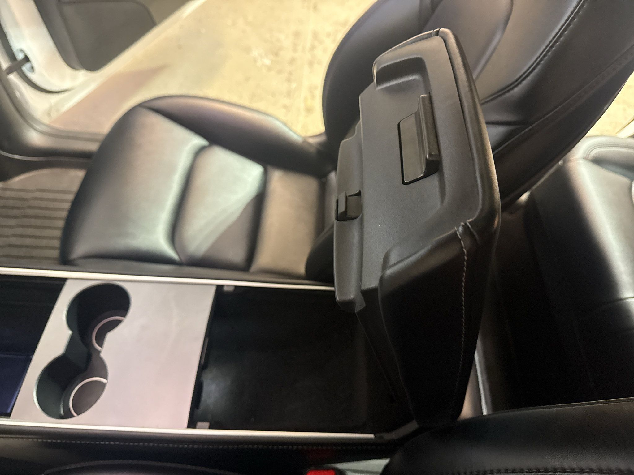 Used 2022 Tesla Model Y Long Range AWD/4WD image 21