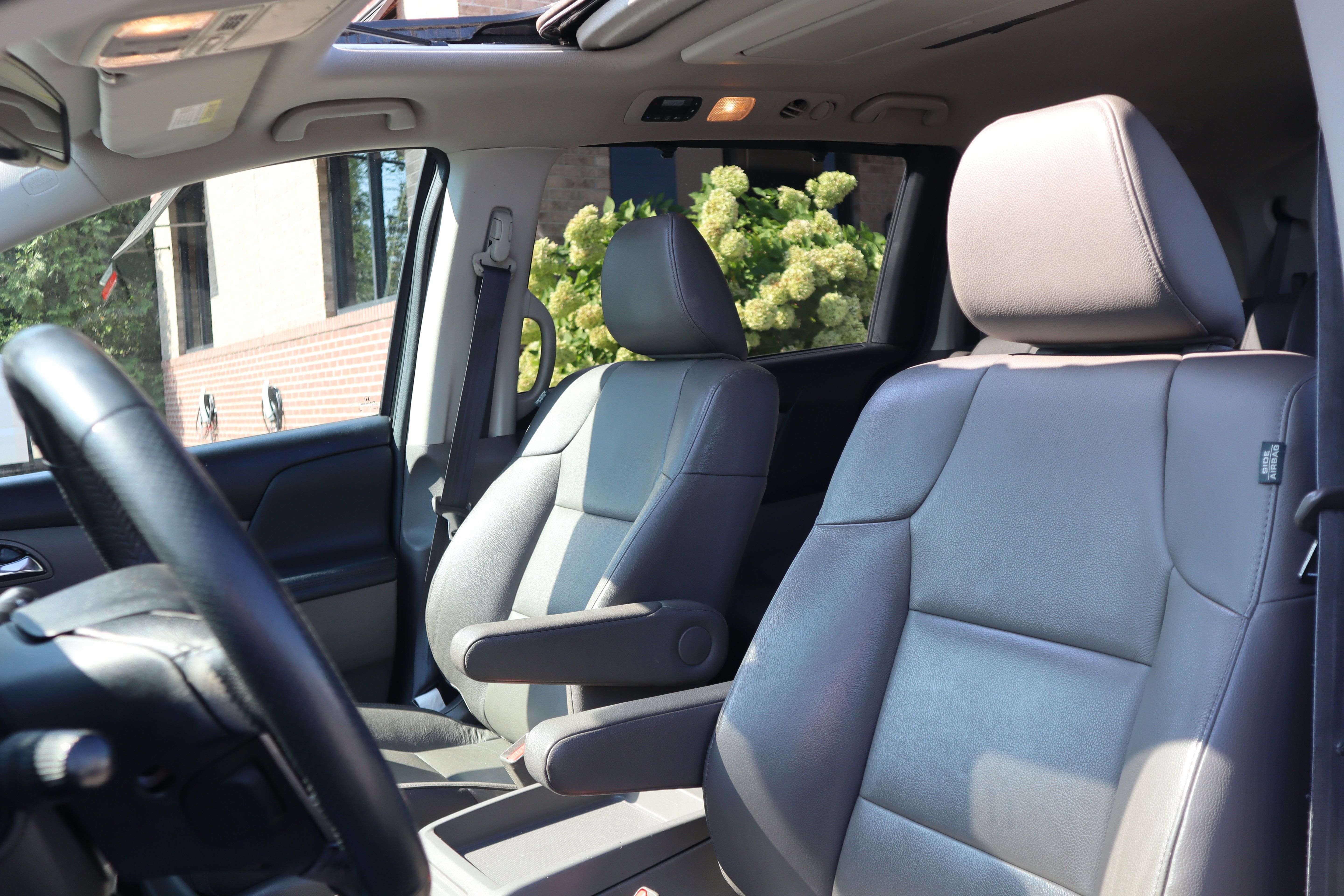 Used 2017 Honda Odyssey Touring Elite image 24