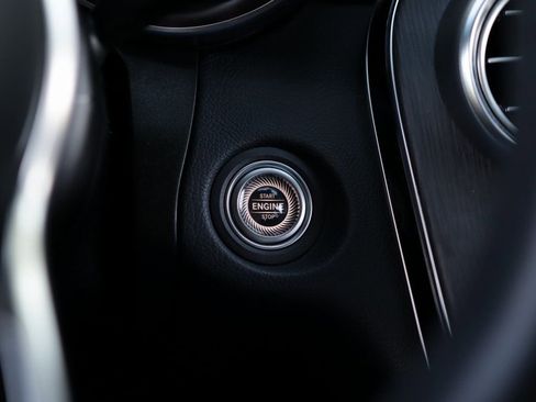 Used 2021 Mercedes-Benz GLC 300 4MATIC image 18