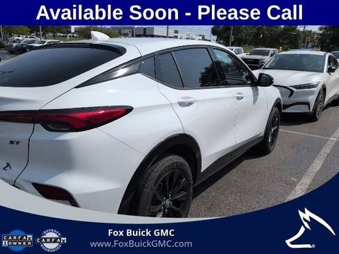 Used 2024 Buick Envista Sport Touring w/ Convenience I Package FWD image 4