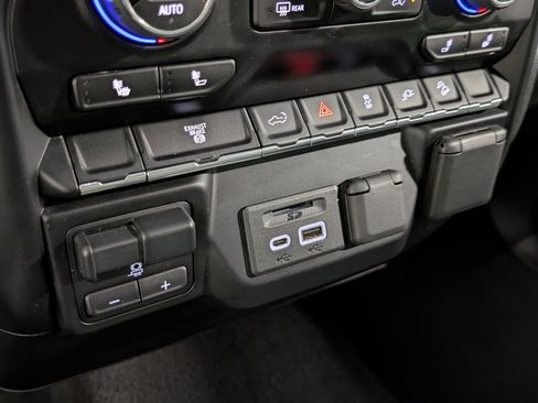 Used 2022 Chevrolet Silverado 3500 LTZ w/ Z71 Off-Road Package image 20