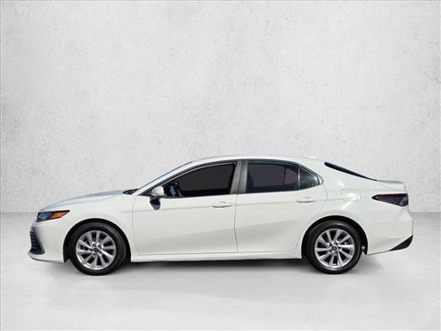 Used 2024 Toyota Camry LE image 9