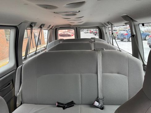 Used 2012 Ford E-150 and Econoline 150 Wagon image 17