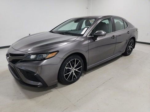 Certified 2024 Toyota Camry SE image 3