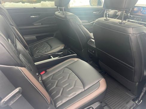 New 2026 Nissan Pathfinder Platinum AWD/4WD image 14