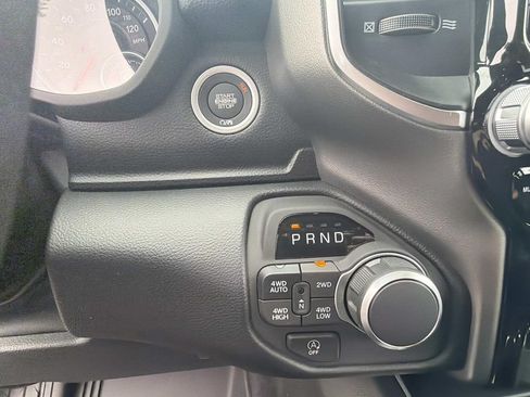 New 2026 RAM 1500 Big Horn AWD/4WD image 11