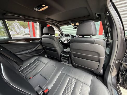 Used 2020 BMW M550i xDrive w/ Executive Package AWD/4WD image 22