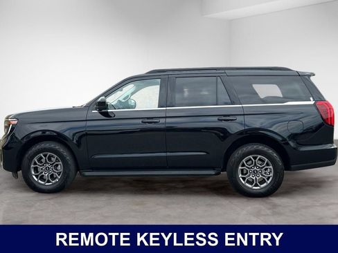 Used 2025 Ford Expedition Active AWD/4WD image 2