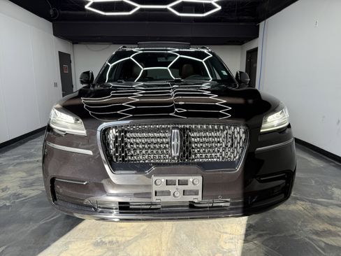 Used 2023 Lincoln Aviator Reserve w/ Jet Appearance Package image 7