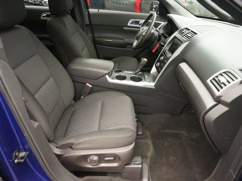 Used 2014 Ford Explorer XLT w/ Equipment Group 201A FWD image 21