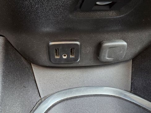 Used 2017 Chevrolet Malibu LT w/ Leather Package image 18