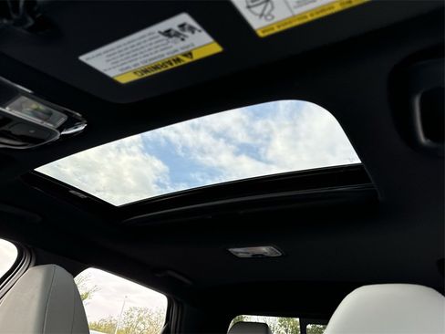 Certified 2025 Hyundai Santa Cruz SEL image 32