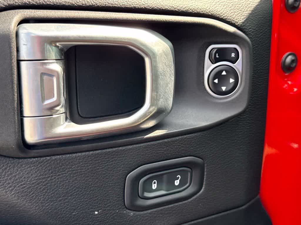 Used 2020 Jeep Gladiator Rubicon AWD/4WD image 15