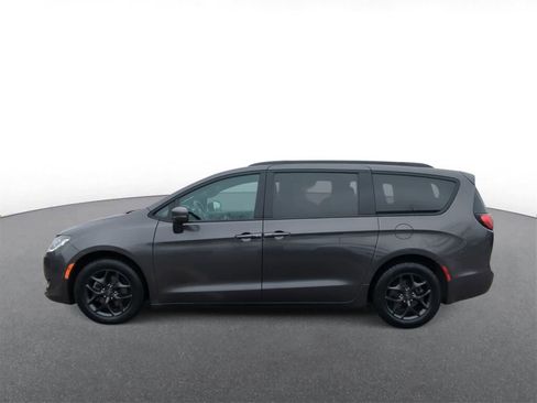 Certified 2019 Chrysler Pacifica Limited w/ S Appearance Package image 5