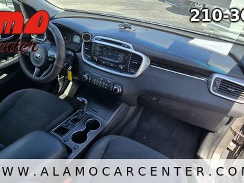 Used 2018 Kia Sorento L FWD image 15