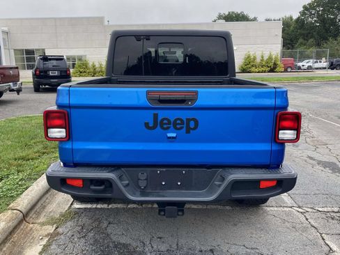 Used 2022 Jeep Gladiator Sport AWD/4WD image 7
