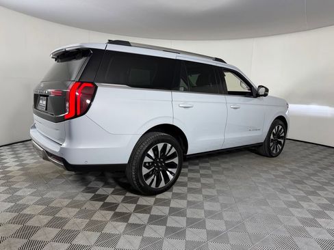 Used 2025 Ford Expedition Platinum w/ Driver's Package AWD/4WD image 11