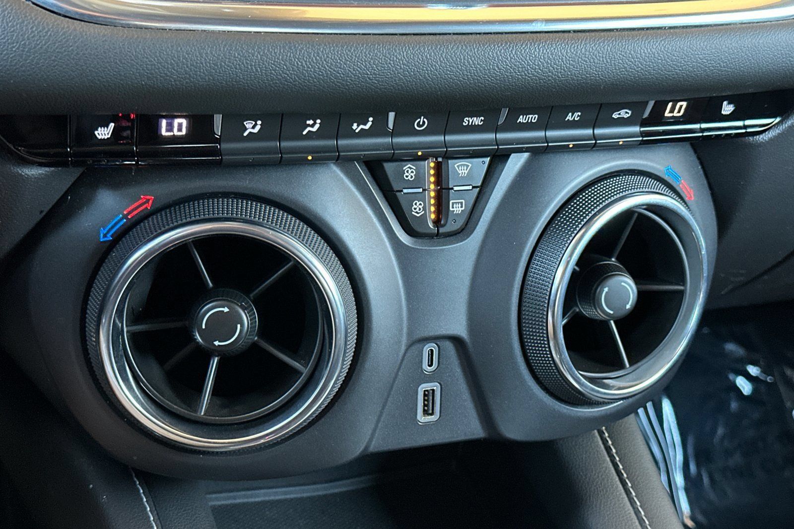 Certified 2024 Chevrolet Blazer LT FWD image 21