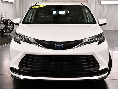 Used 2024 Toyota Sienna LE