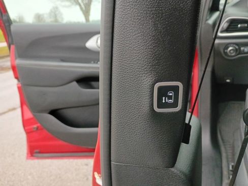 Used 2024 Chrysler Pacifica Touring-L w/ S Appearance Package image 22