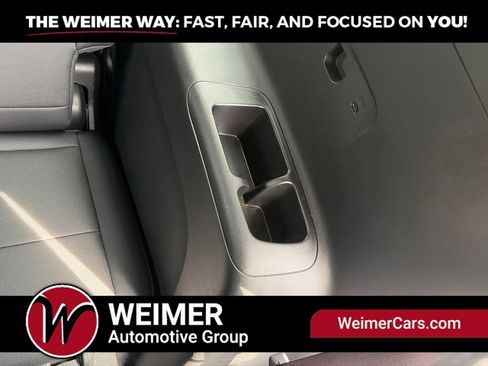 Used 2025 Chevrolet Traverse LT AWD/4WD image 16