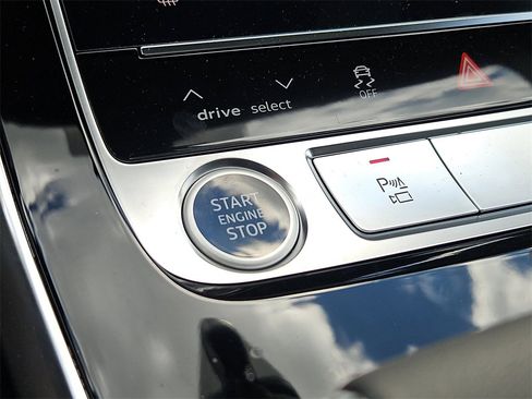 New 2025 Audi Q7 3.0T Premium Plus image 17