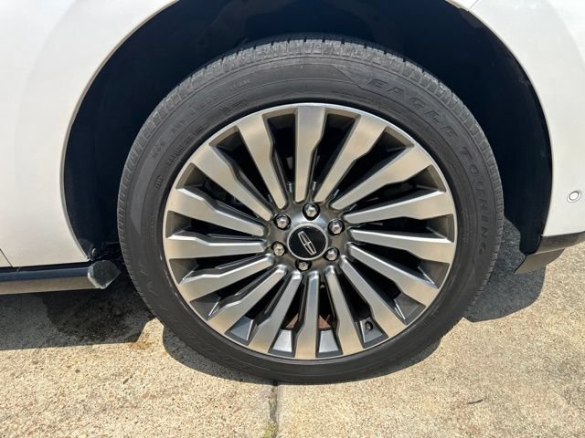 Used 2018 Lincoln Navigator Reserve w/ Technology Package AWD/4WD image 39