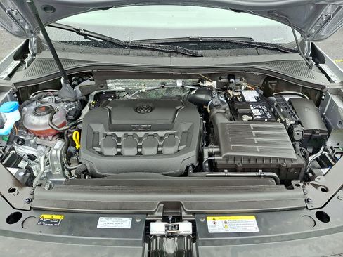 Used 2024 Volkswagen Tiguan SE R-Line image 28