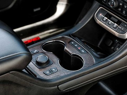 Used 2021 GMC Acadia Denali w/ Denali Technology Package FWD image 24