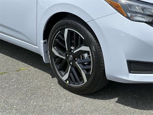 New 2025 Nissan Versa SR w/ Trunk Package image 7