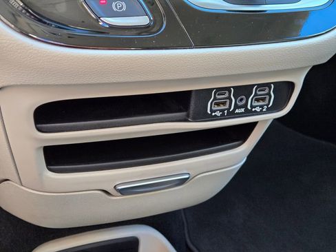 Used 2023 Chrysler Voyager LX image 29