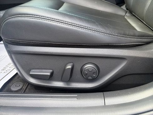 Used 2023 Genesis G70 2.0T AWD/4WD image 17