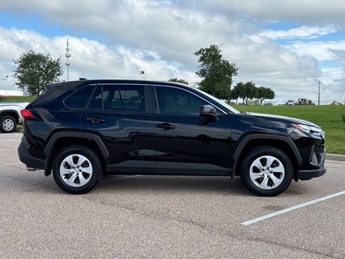Certified 2025 Toyota RAV4 LE FWD image 5
