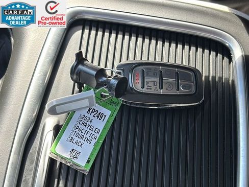 Certified 2024 Chrysler Pacifica Touring-L image 43