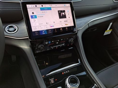 New 2025 Jeep Grand Cherokee L Limited w/ Luxury Tech Group II image 6