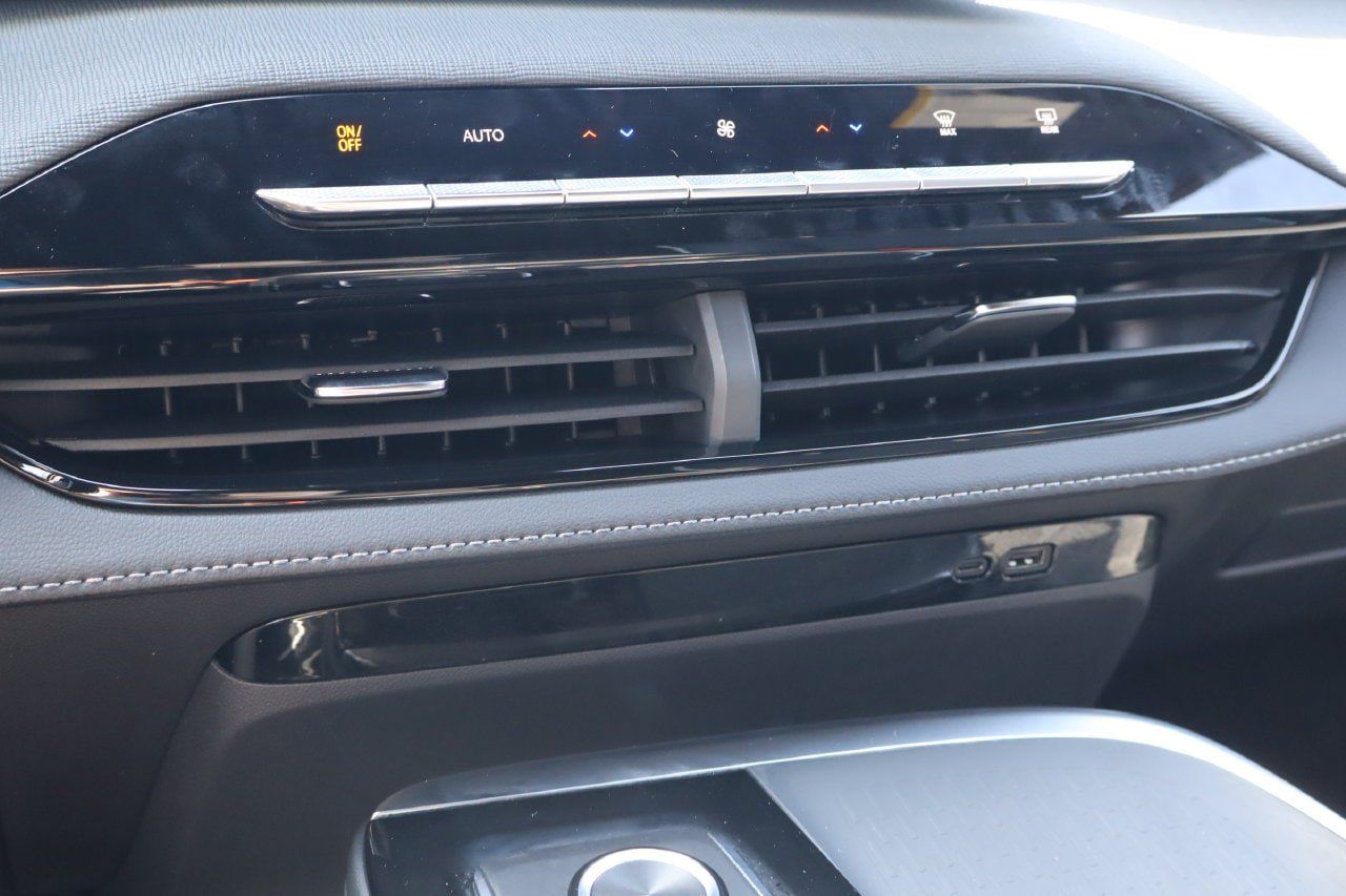 Used 2026 Buick Enclave Preferred FWD image 26