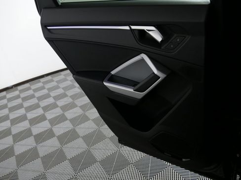 Certified 2025 Audi Q3 2.0T Premium Plus w/ Premium Plus Package image 28