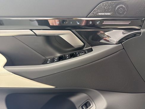 New 2026 BMW 530i xDrive AWD/4WD image 13